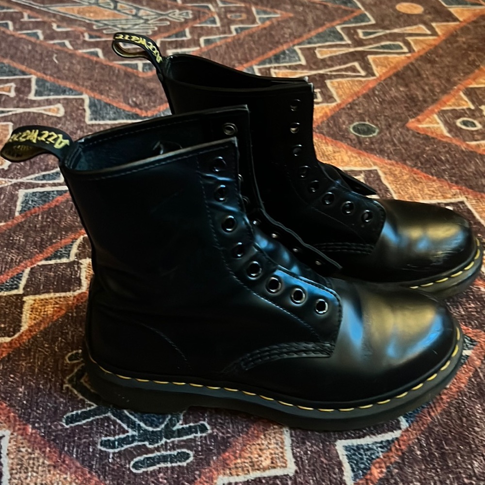 Dr Martens 1460 8 Hole Boots 38 EU / 7.5 US - no laces
